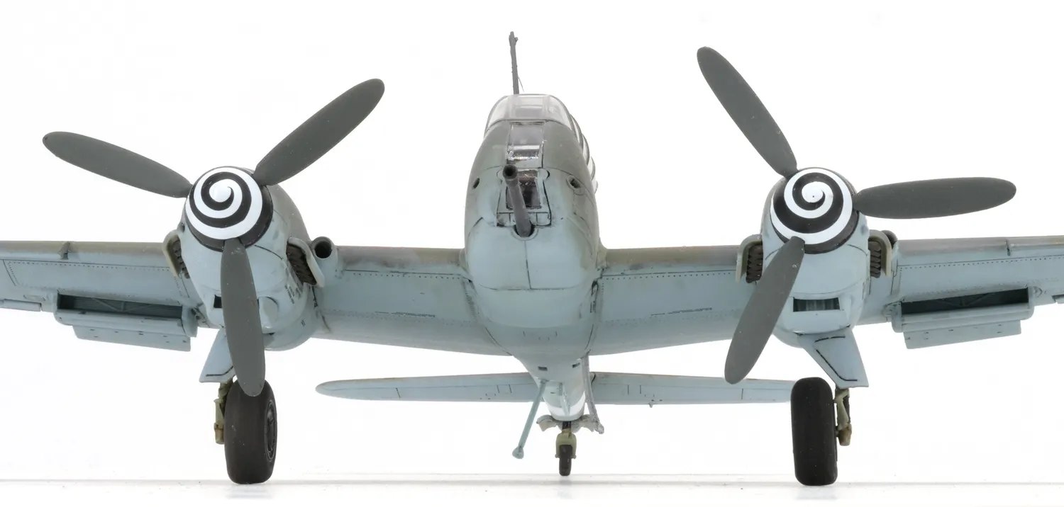 Airfix A04066 Messerschmitt Me 410 byggsats 1/72