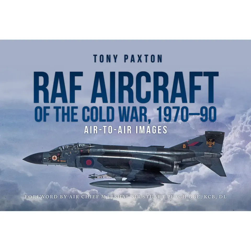 RAF Aircraft Cold War bok Tony Paxton 128 sidor